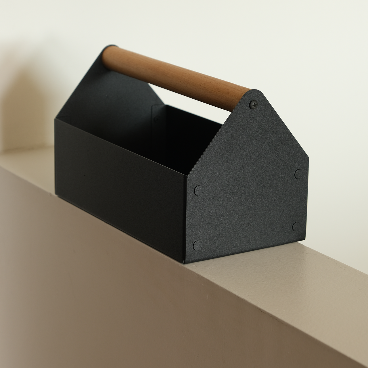 جعبه فلزی مشکی (IRON BOX)